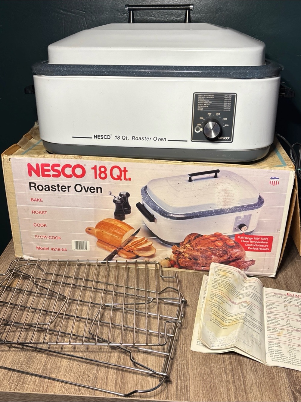 Vintage NESCO 18 Qt Roaster Oven 4218-04 USA Made USED With BOX